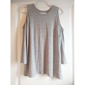Abercrombie & Fitch - M Cold shoulder knit top